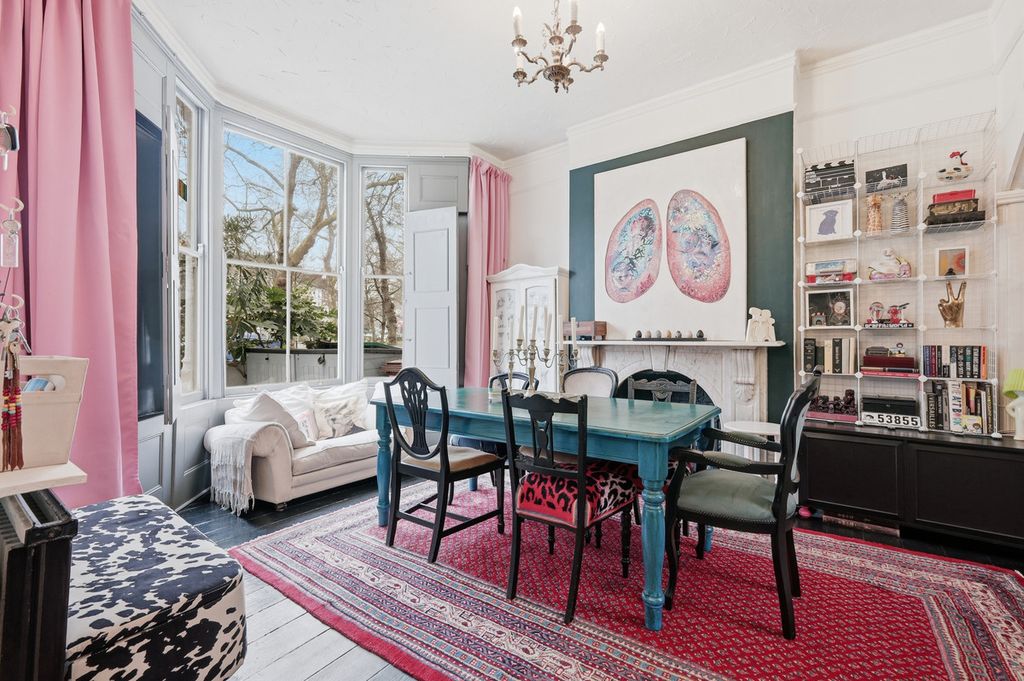 Property photo 2 of 23