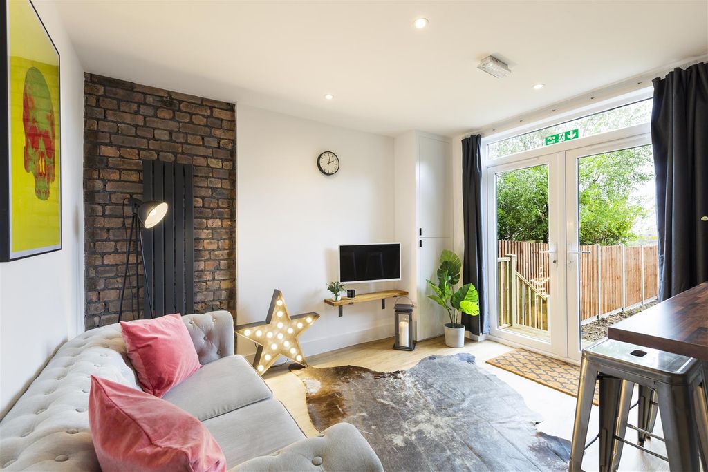 Property photo 2 of 14 35.Jpg
