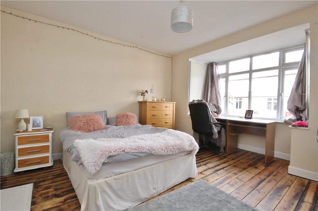 Property photo 2 of 8 Bedroom