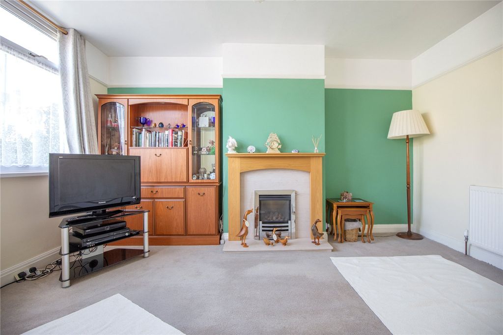 Property photo 3 of 22 Picture No. 04