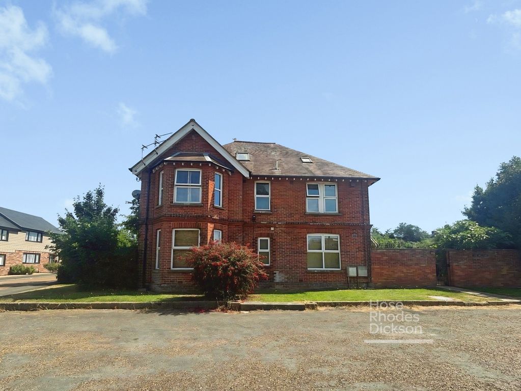 Property photo 1 of 12 Front