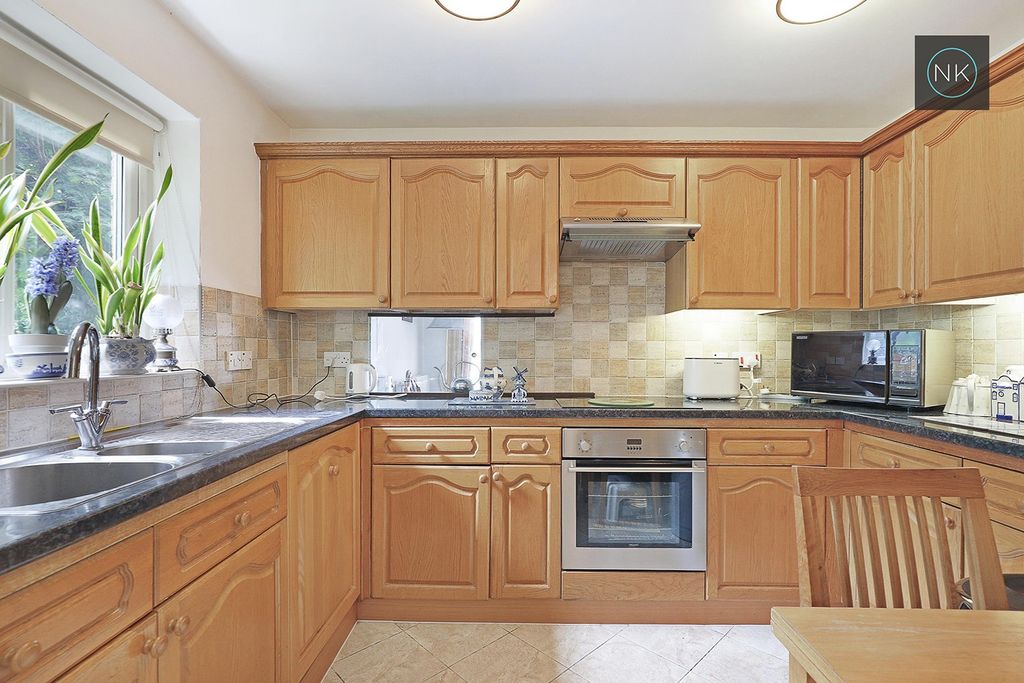 Property photo 3 of 23 4402426