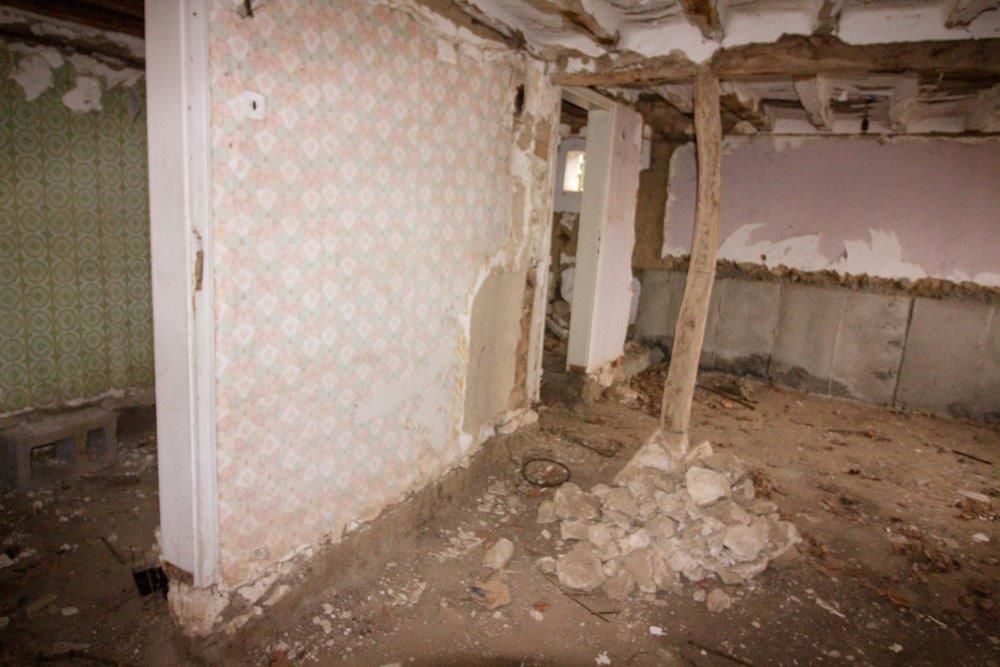 Property photo 2 of 27