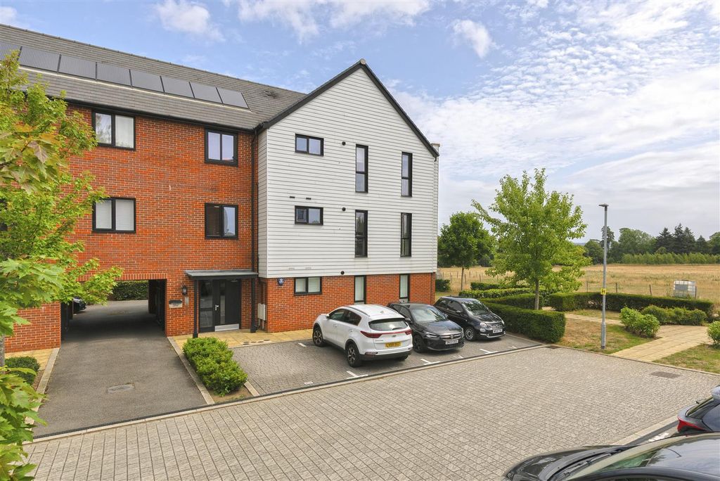 Property photo 1 of 14 01.