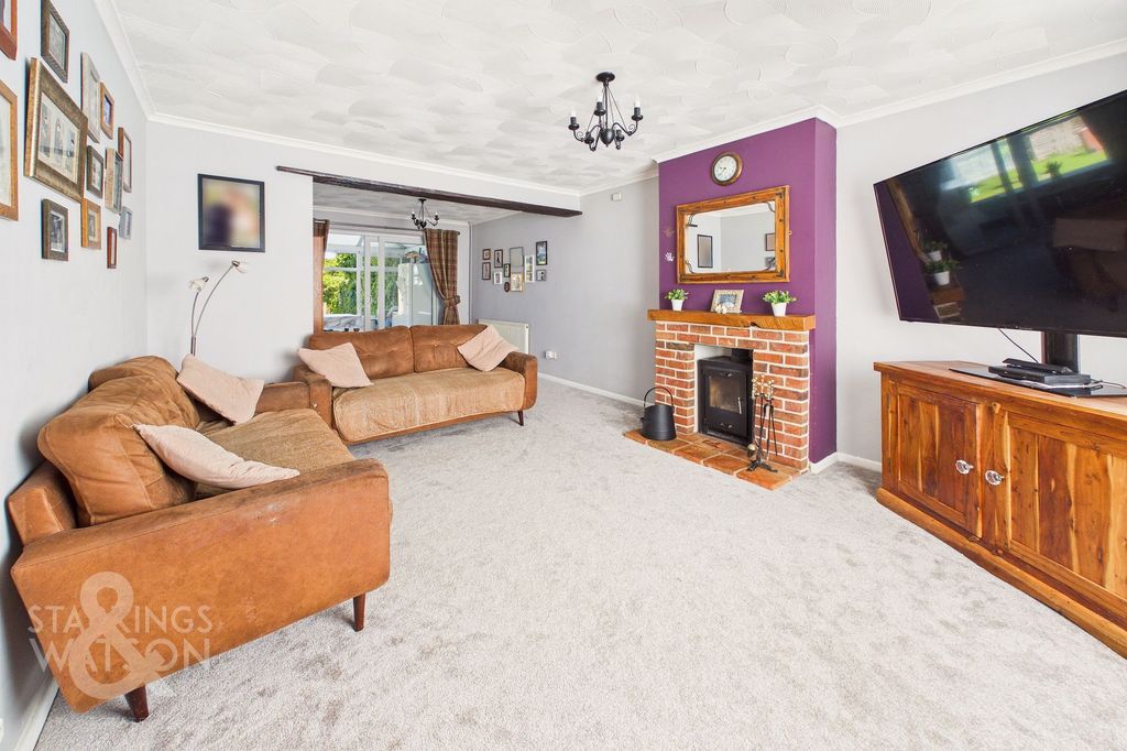 Property photo 2 of 27