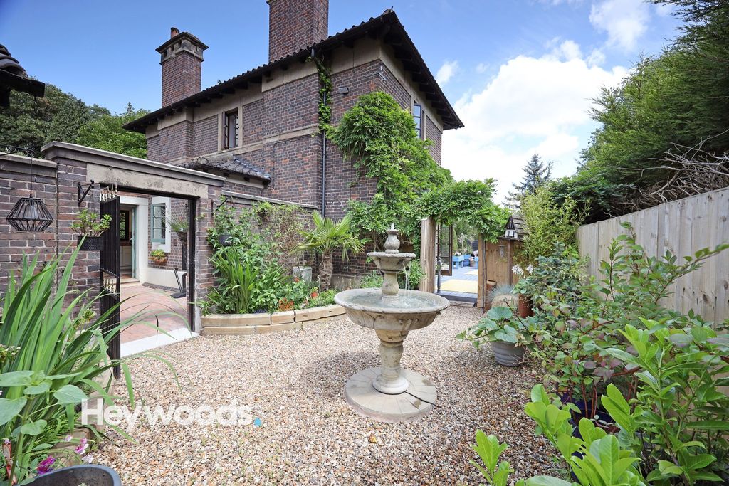 Property photo 1 of 62