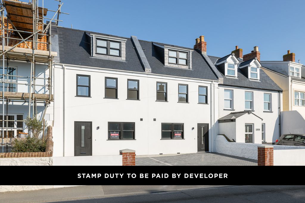 Property photo 2 of 20