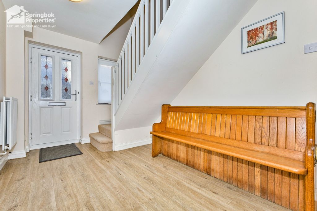 Property photo 2 of 17 Image 1