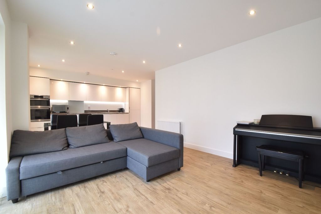 Property photo 3 of 8 4044644