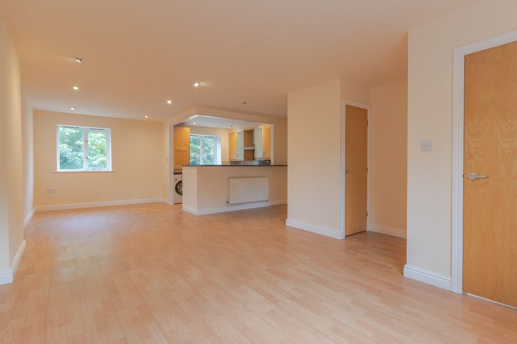 Property photo 2 of 12 Picture No. 08