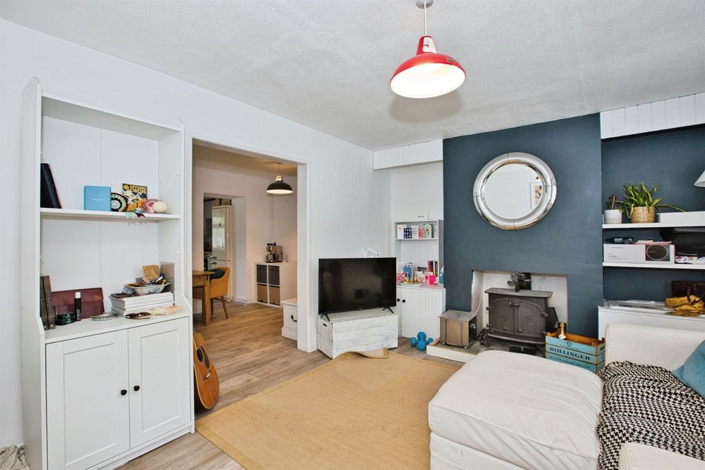 Property photo 2 of 13