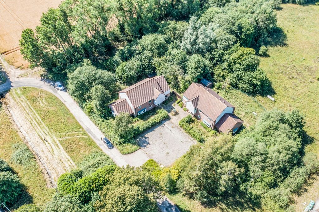 Property photo 2 of 18 Fossdale House, River Lane, Market Weighton, York, Yo43 4La