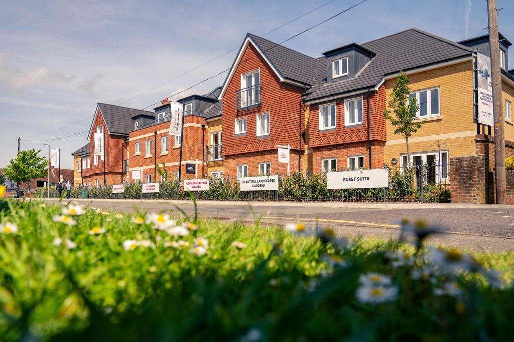 Property photo 2 of 13 Exterior