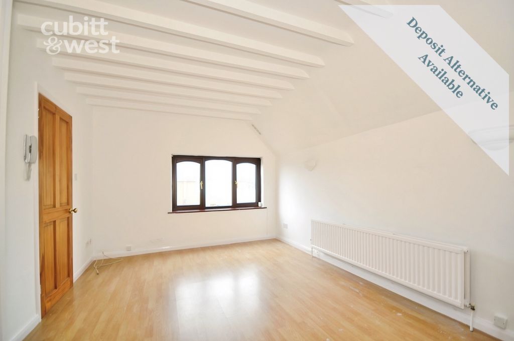 Property photo 2 of 9 Lounge