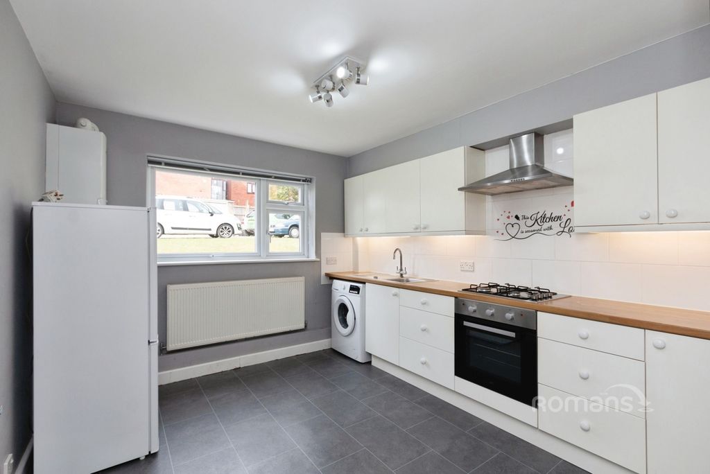 Property photo 2 of 11 Pbox-Img.Jpg