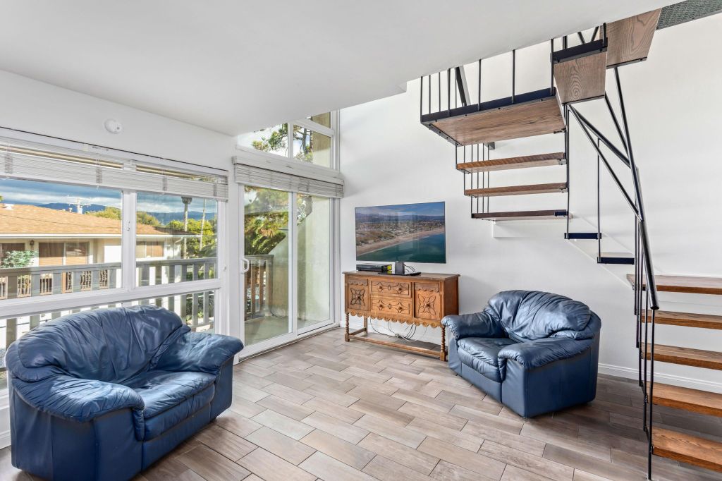 Property photo 3 of 10 <Alttext/>