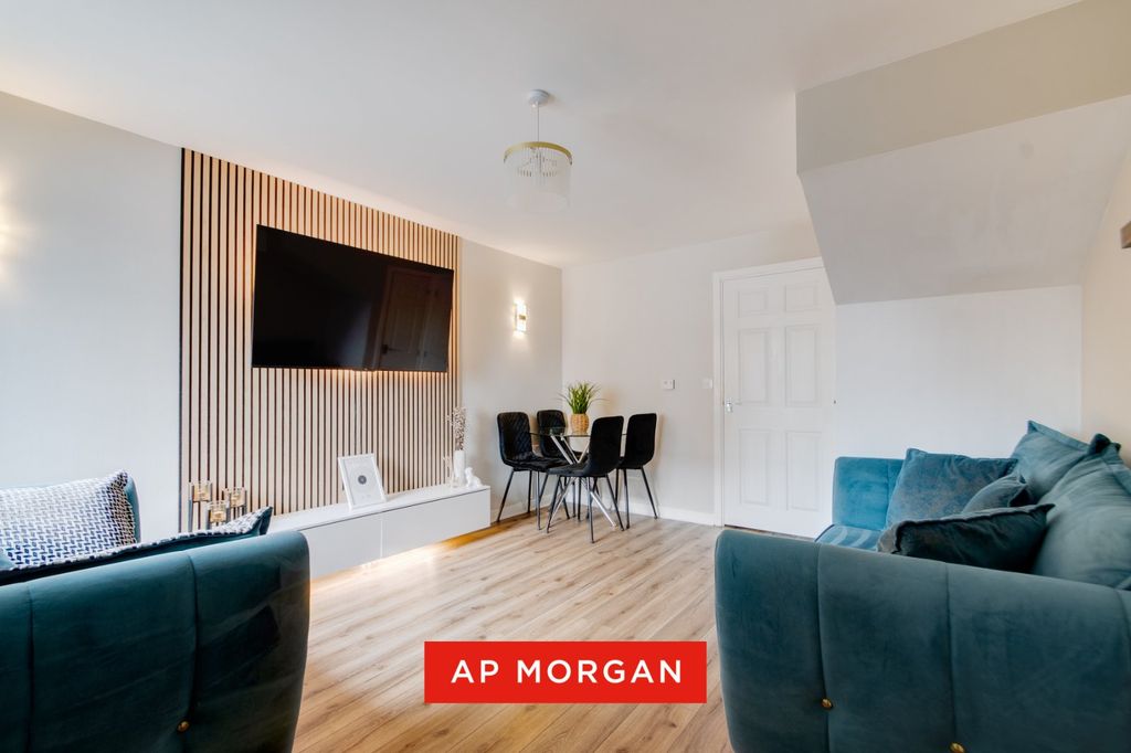 Property photo 2 of 18 Picture No. 14