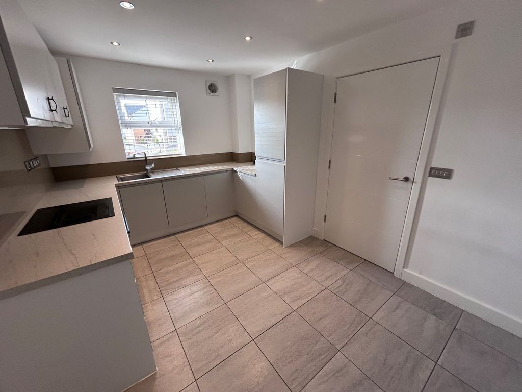 Property photo 3 of 31 Kitchen/Diner