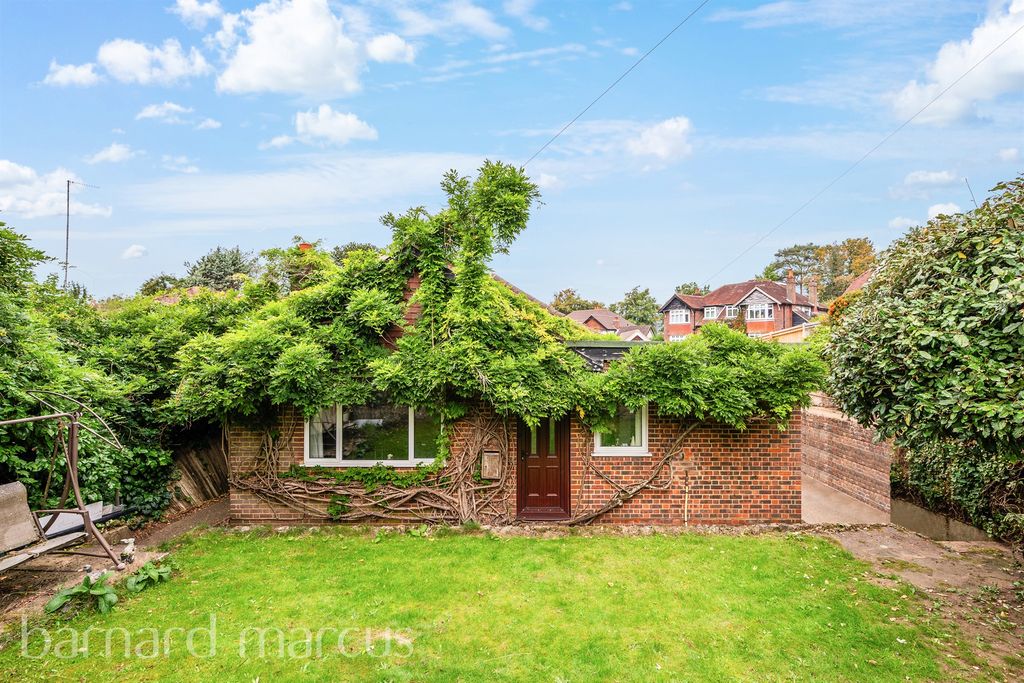 Property photo 1 of 11