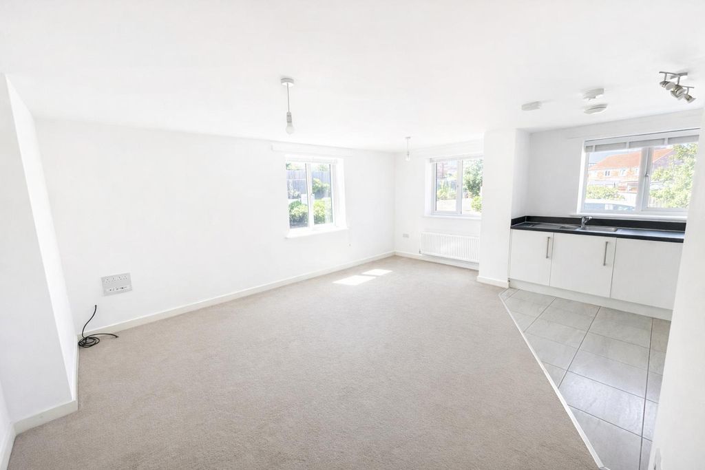 Property photo 2 of 7 Image