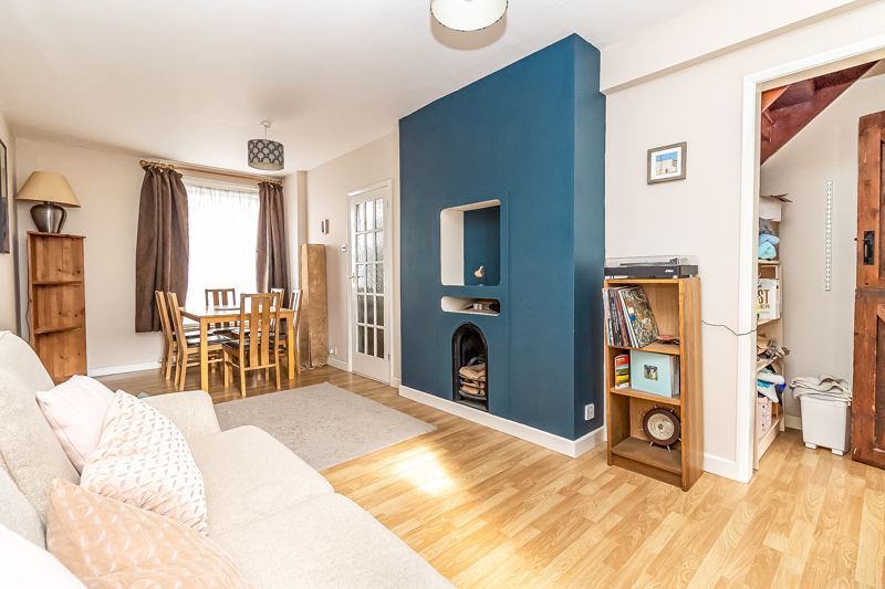 Property photo 2 of 18 .