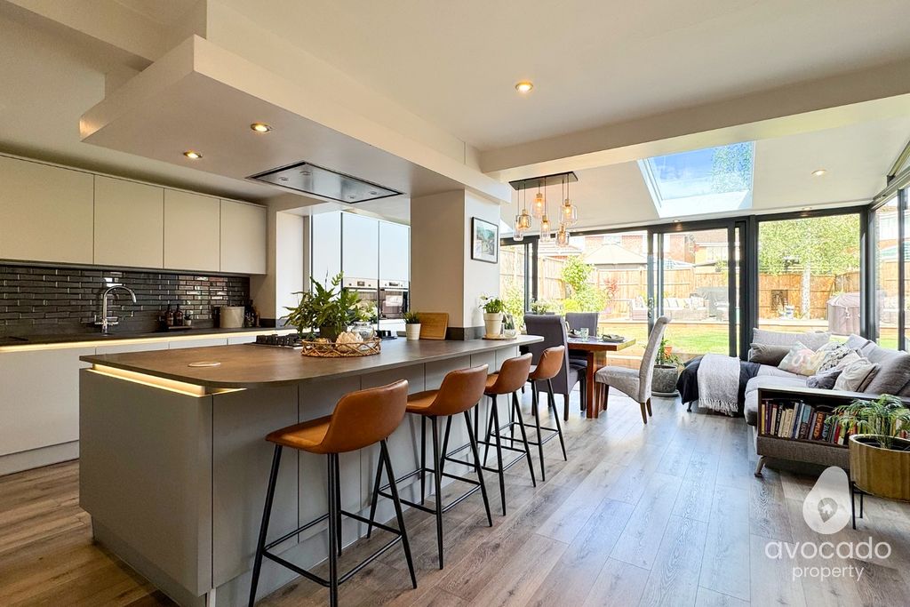 Property photo 2 of 26 4167224