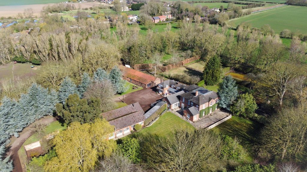 Property photo 1 of 44