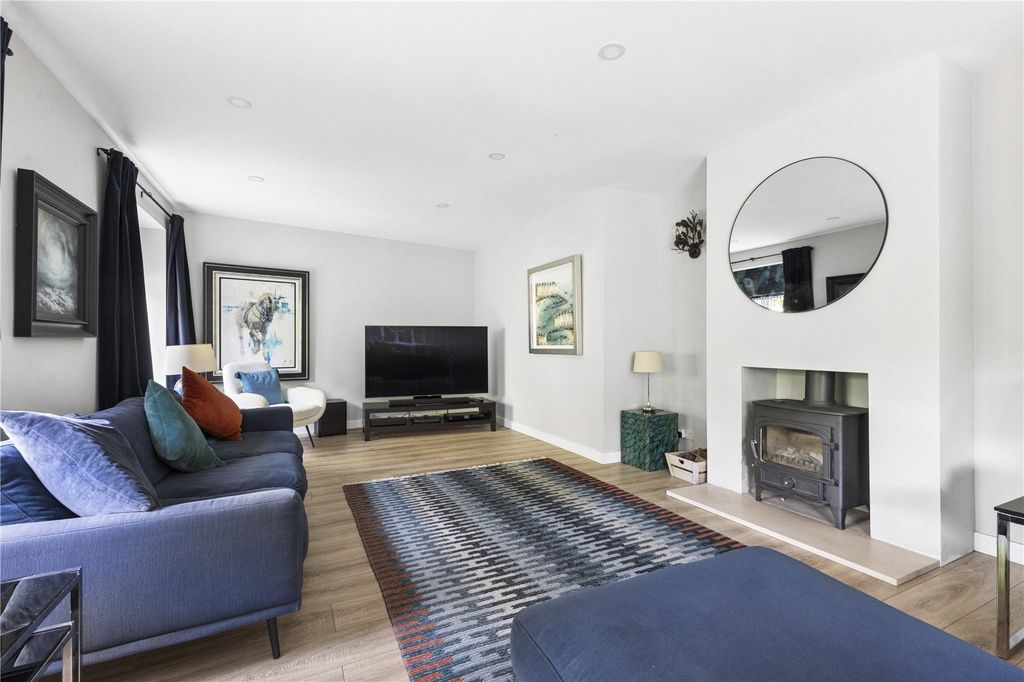 Property photo 2 of 13 Sitting Room