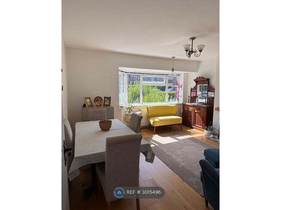 Property photo 2 of 25