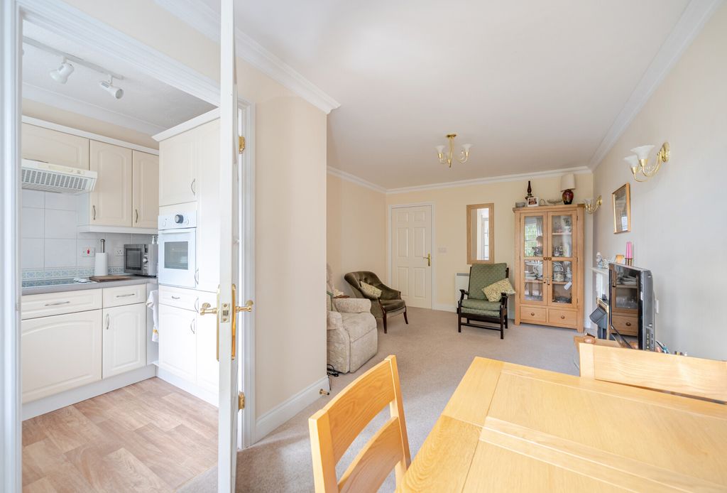 Property photo 2 of 9 1365123-11-68F758...