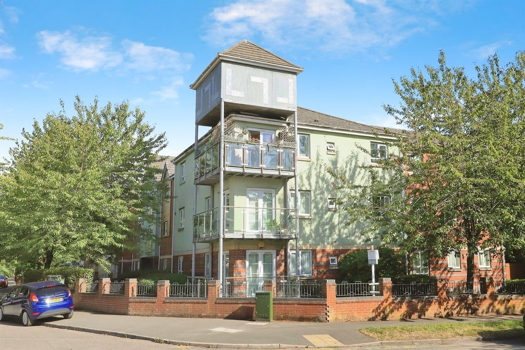 Property photo 1 of 17