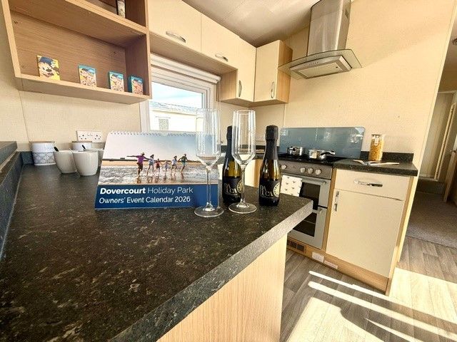 Property photo 1 of 8 Regal Regency 2015 Car0064833 149095161.Jpeg