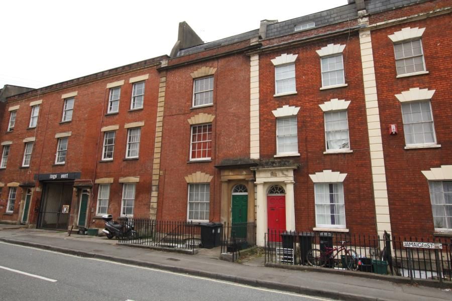 Property photo 3 of 6