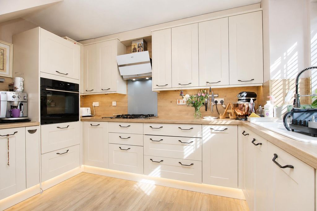 Property photo 2 of 13 0E8ee727-7d99-4Cb6-B343-66A7B03133Cb.Png