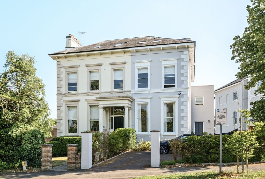 Property photo 2 of 10 1309182-21-6852Fd...