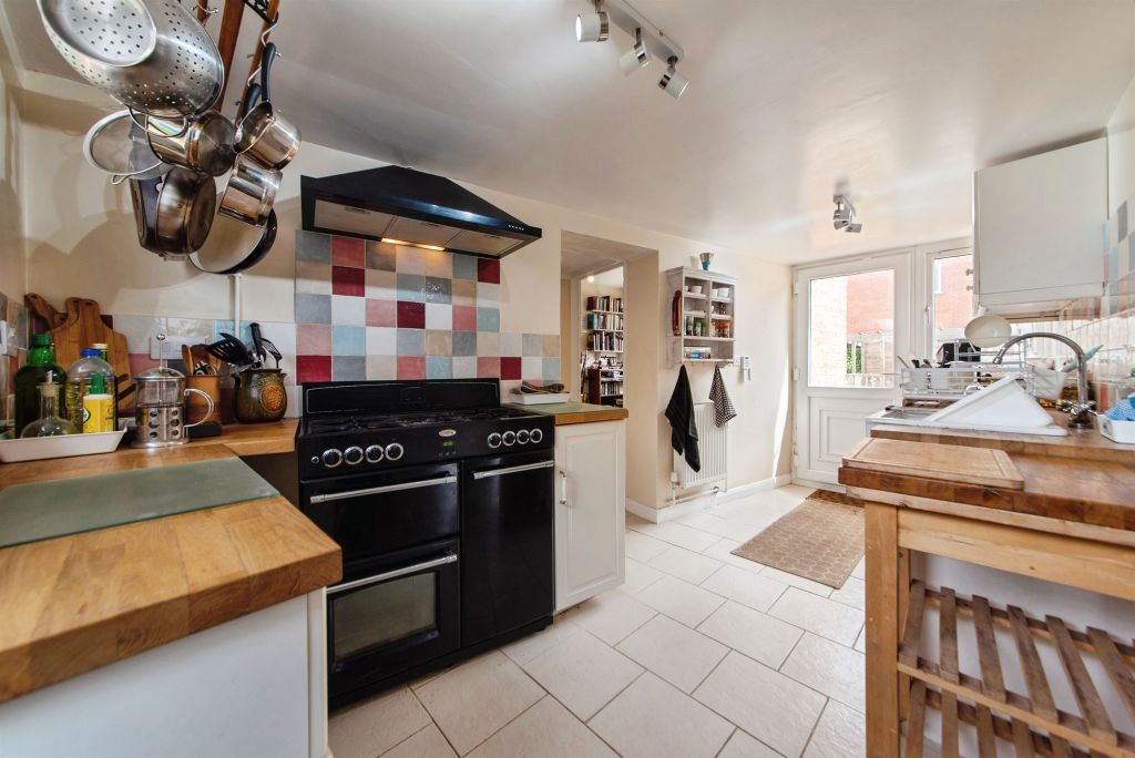 Property photo 2 of 31