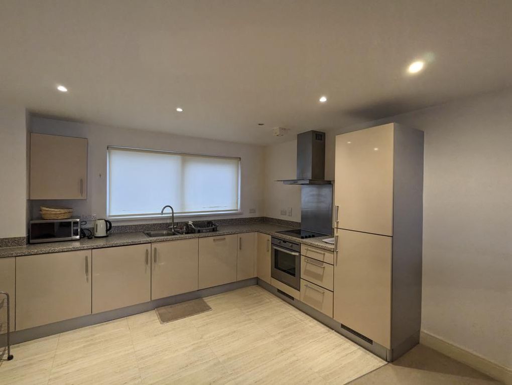 Property photo 3 of 6 Kitchen