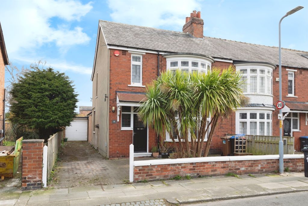 Property photo 2 of 17