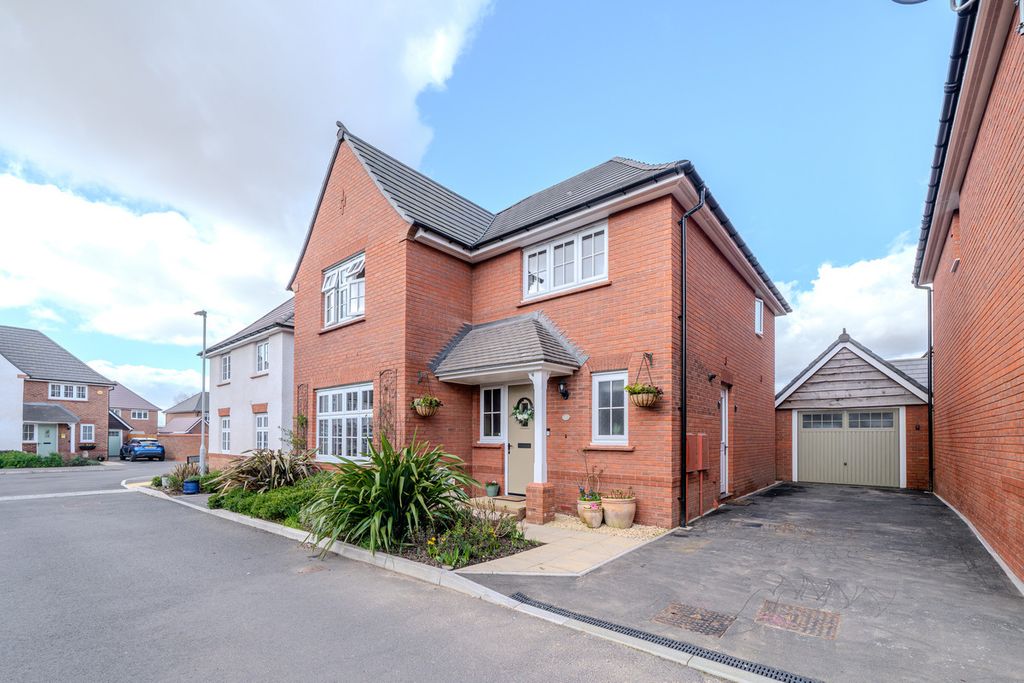 Property photo 1 of 37