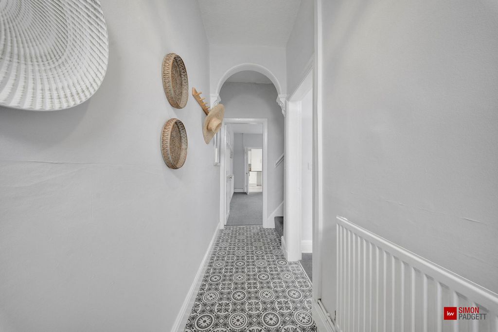 Property photo 2 of 23