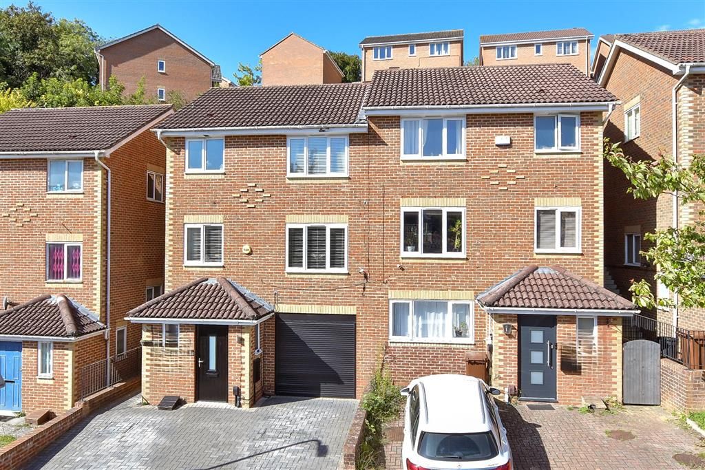Property photo 1 of 15 External (Brochure)