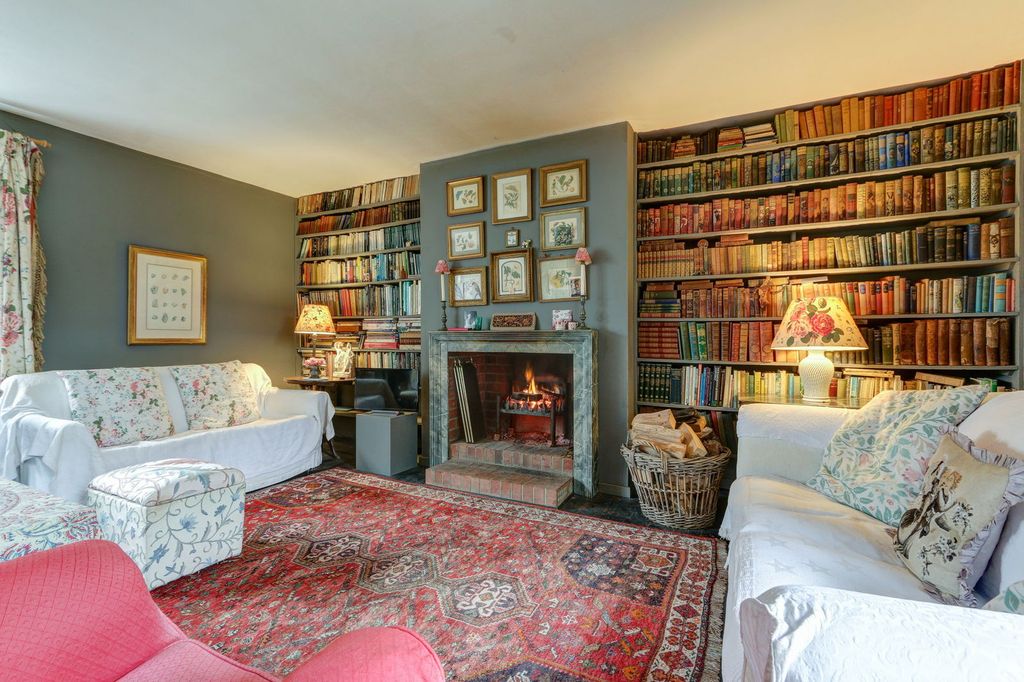 Property photo 2 of 31