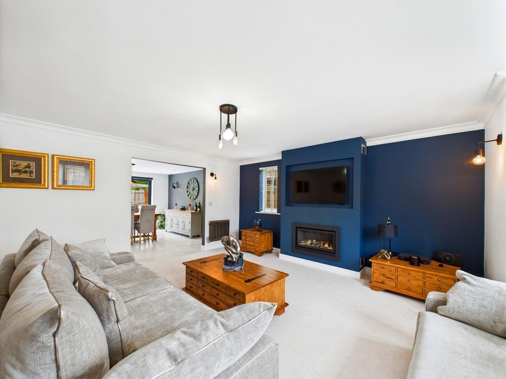 Property photo 3 of 25 Living Room