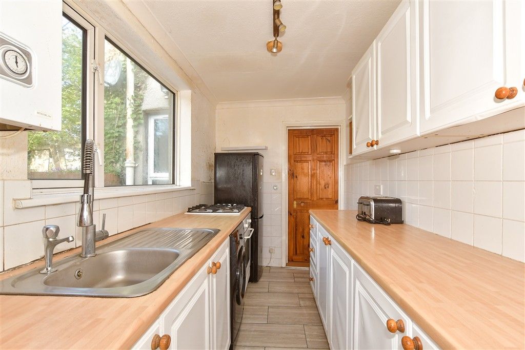 Property photo 2 of 10 Kitchen