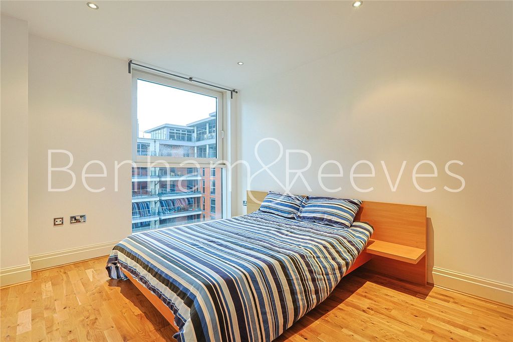 Property photo 3 of 21 Picture No. 01