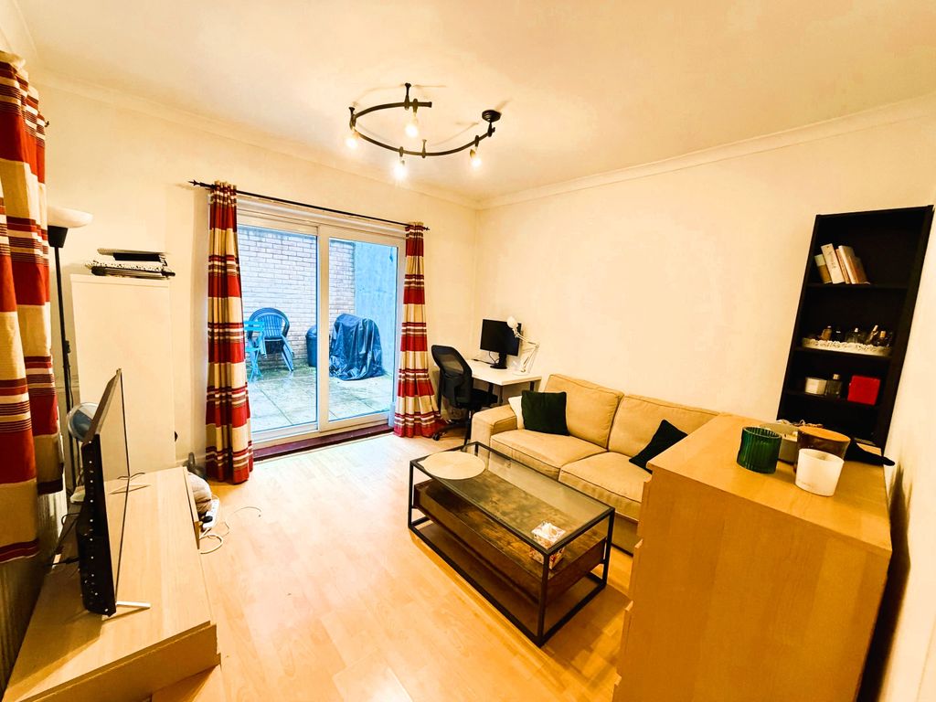 Property photo 1 of 5