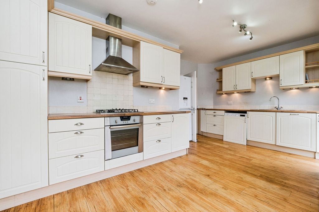 Property photo 2 of 25 Pbox-Img.Jpg