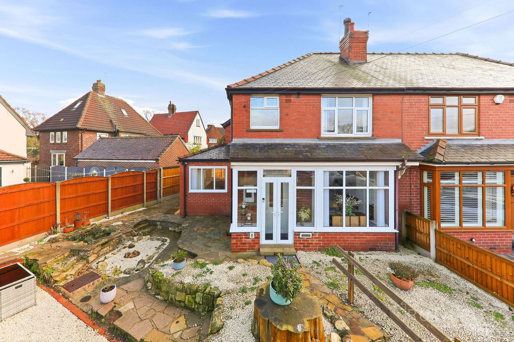 Property photo 1 of 33