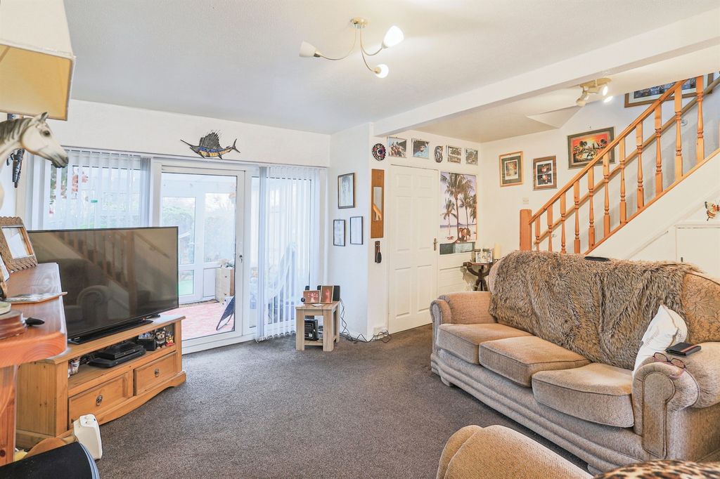 Property photo 3 of 18