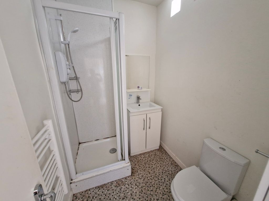 Property photo 3 of 5 4